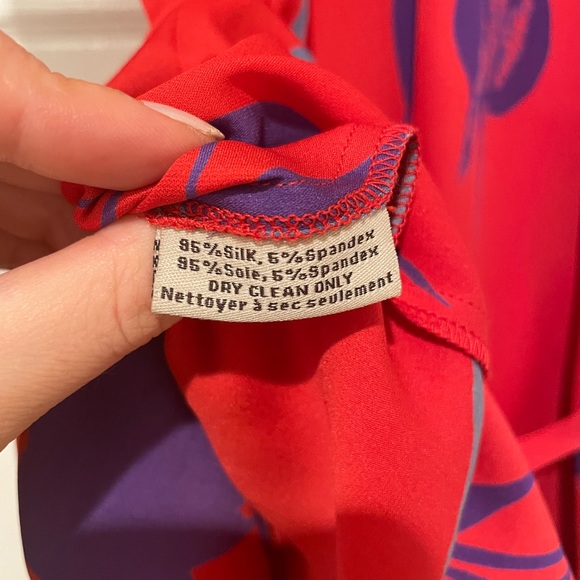 Tucker long sleeve button down tie waist red silk dress - Picture 4 of 7